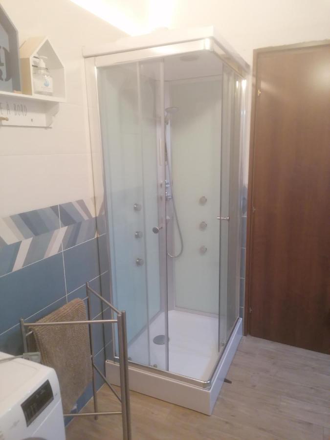 Emmanueli65 Fronte Clinica Per 5 Matrimoniale 2 Singoli 1 Divano Letto เปียเชนซา ภายนอก รูปภาพ