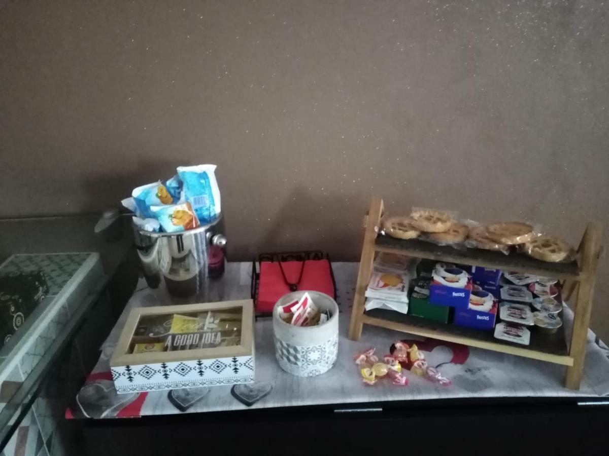 Emmanueli65 Fronte Clinica Per 5 Matrimoniale 2 Singoli 1 Divano Letto เปียเชนซา ภายนอก รูปภาพ