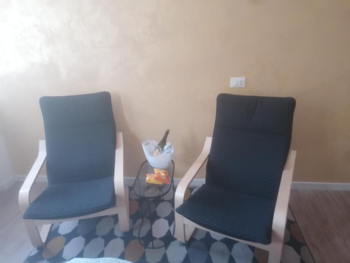 Emmanueli65 Fronte Clinica Per 5 Matrimoniale 2 Singoli 1 Divano Letto เปียเชนซา ภายนอก รูปภาพ
